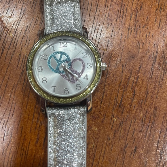 Used Justice clothing brand peace and heart watch - Picture 1 of 8